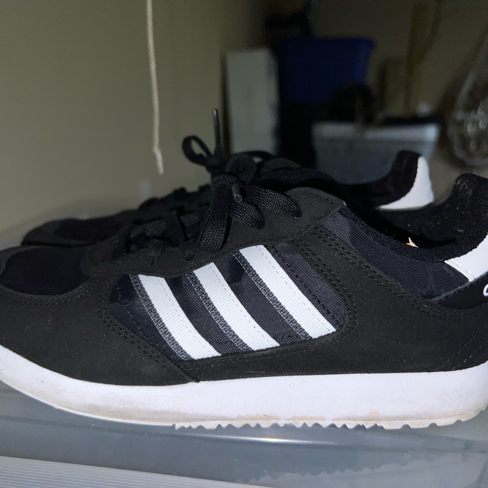 Adidas casual sneakers